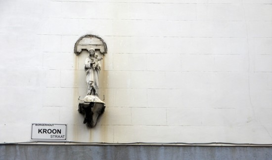, statue in kroonstraat, aug. 2014 , statue in kroonstraat