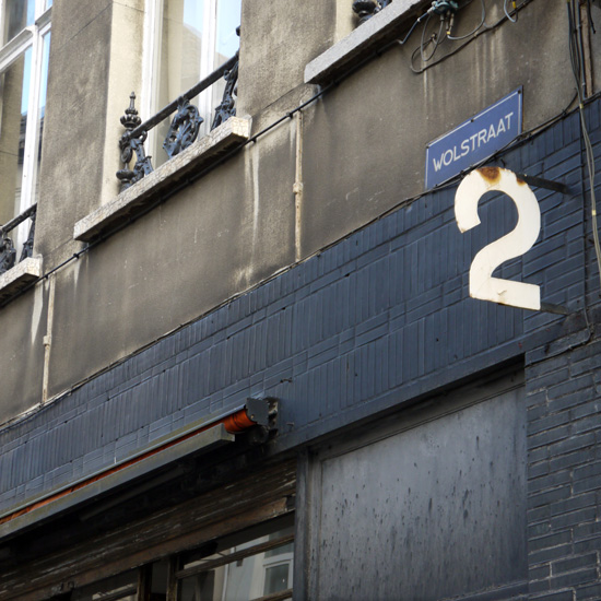 Antwerp, wolstraat detail, aug. 2014 Antwerp, wolstraat detail